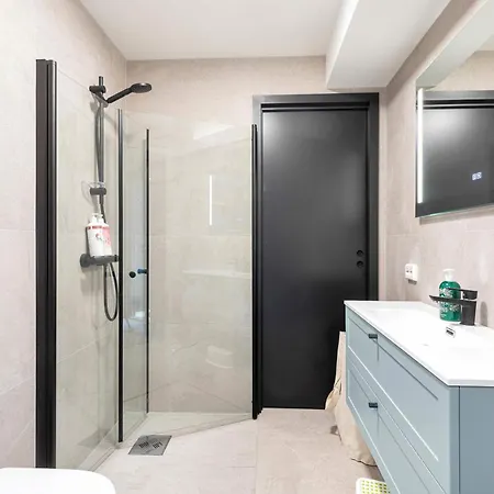 Dinbnb Homes 5 Bedroom Family House - Free Parking Apartment Kristiansand