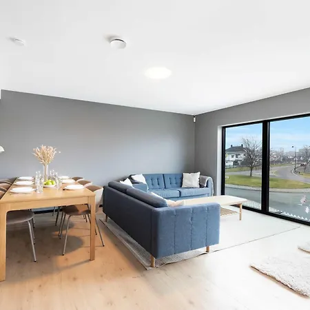 Dinbnb Homes 5 Bedroom Family House - Free Parking Apartament Kristiansand