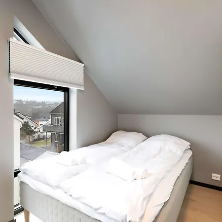 Dinbnb Homes 5 Bedroom Family House - Free Parking Apartment Kristiansand