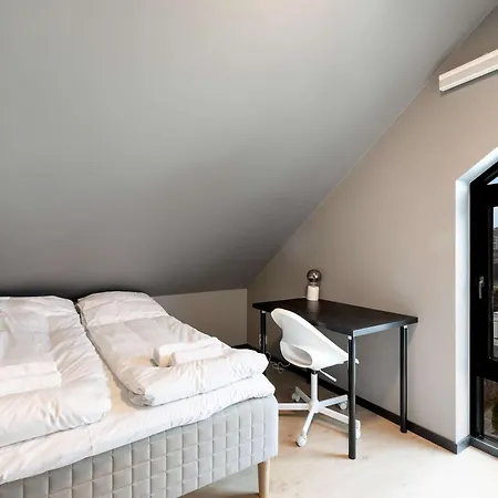 Dinbnb Homes 5 Bedroom Family House - Free Parking Apartment