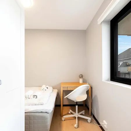 Dinbnb Homes 5 Bedroom Family House - Free Parking *